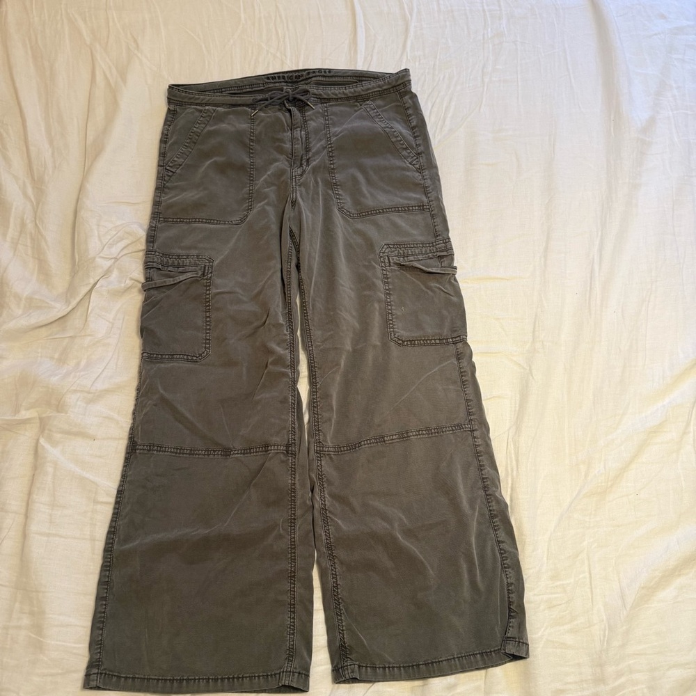 American Eagle Loose Cargo Pants